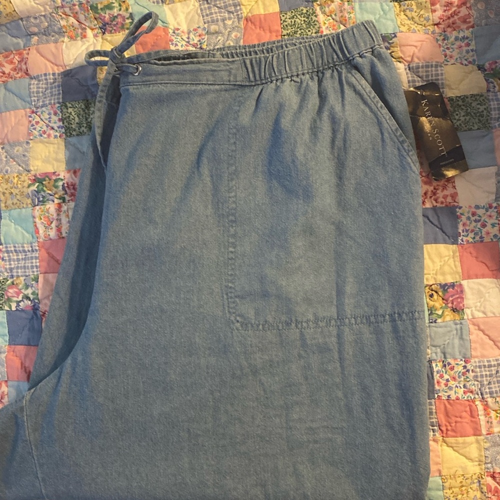NWT Capris!